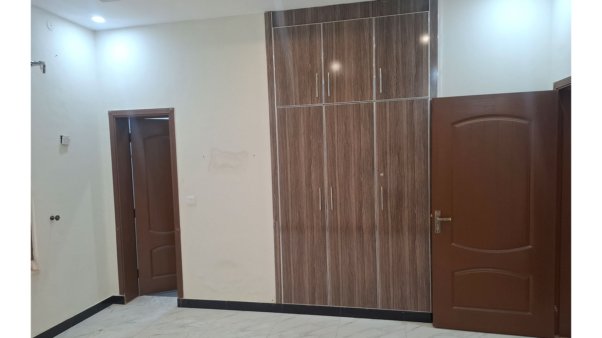 10 Marla Villa for Rent in  DHA Gujranwala - Prime Location