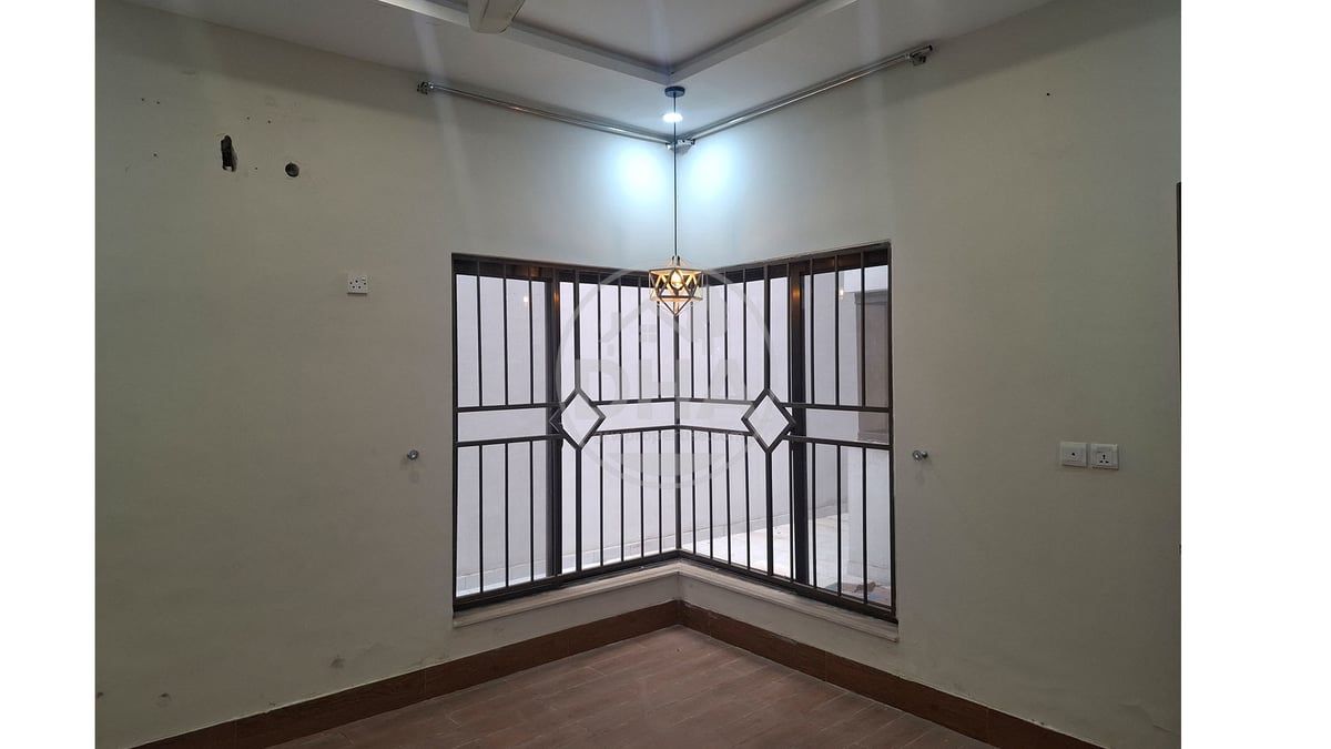 10 Marla Villa For Sale In DHA Gujranwala - Prime Location