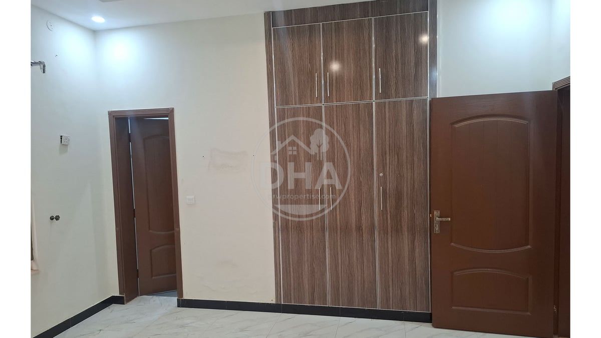 10 Marla Villa For Sale In DHA Gujranwala - Prime Location