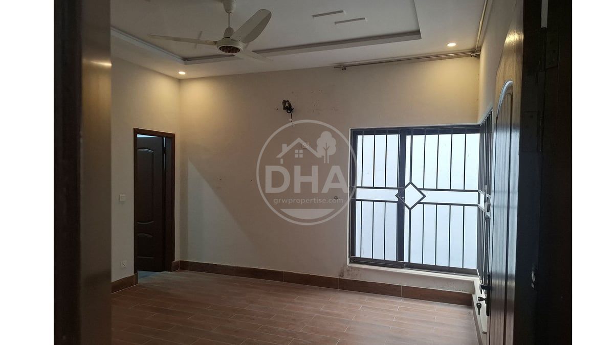 10 Marla Villa For Sale In DHA Gujranwala - Prime Location