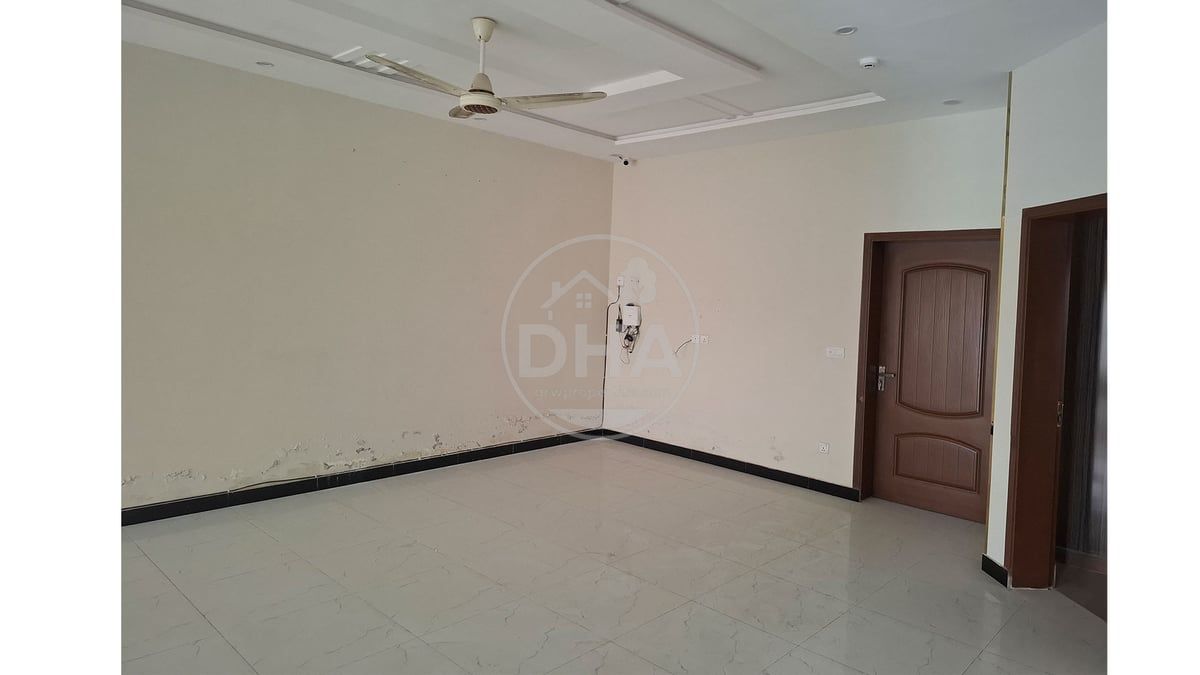 10 Marla Villa For Sale In DHA Gujranwala - Prime Location